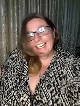 Snapshot of Iceprincess2bad4u chatting on March 22, 5:09 pm Iceprincess2bad4u online show from March 22, 5:09 pm