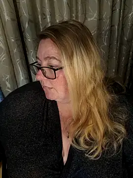 Iceprincess2bad4u online show from March 8, 5:27 pm