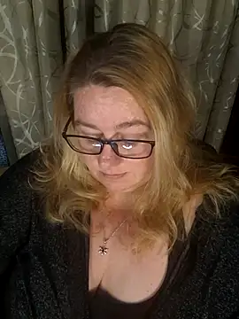 Iceprincess2bad4u online show from March 3, 6:26 pm