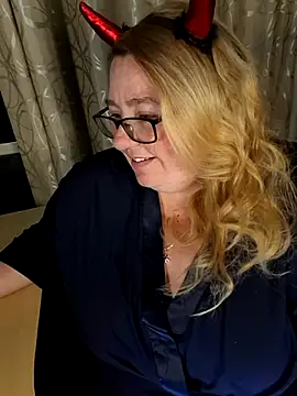 Iceprincess2bad4u online show from February 10, 6:29 pm