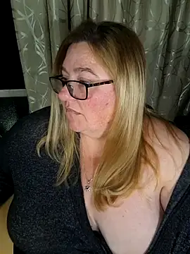 Iceprincess2bad4u online show from February 21, 6:32 pm