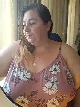 Snapshot of Iceprincess2bad4u chatting on February 8, 7:26 am Iceprincess2bad4u online show from February 8, 7:26 am