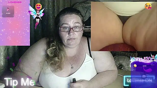 Snapshot of Iceprincess2bad4u chatting on March 7, 6:22 pm Iceprincess2bad4u online show from March 7, 6:22 pm