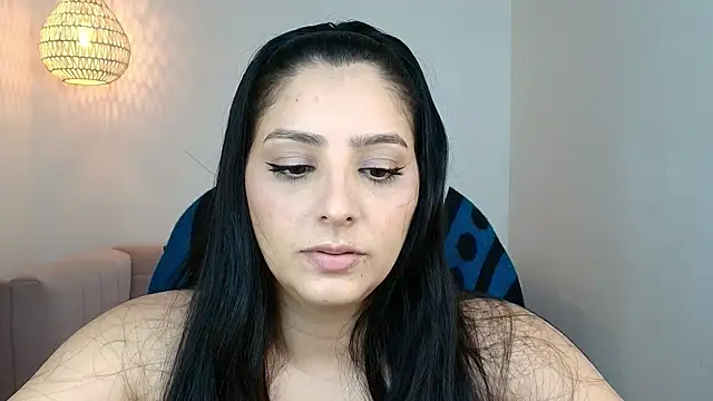 YummyAnna  online show from April 8, 7:59 pm