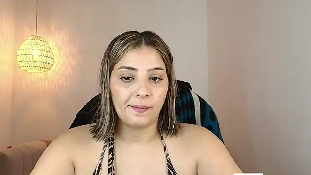 YummyAnna  online show from June 9, 7:15 pm