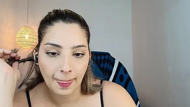 YummyAnna  online show from July 1, 8:09 pm
