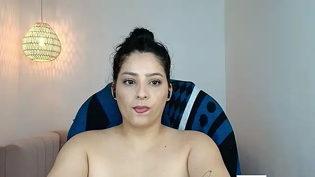 YummyAnna  online show from April 14, 3:39 pm