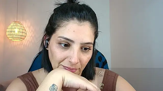 YummyAnna  online show from April 29, 8:37 pm