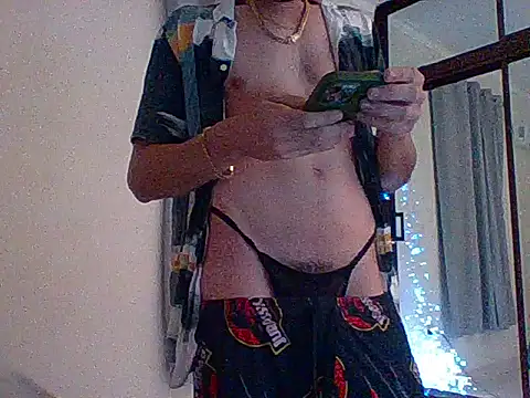 Snapshot of Rosecock69 chatting on May 8, 6:50 am Rosecock69 online show from May 8, 6:50 am