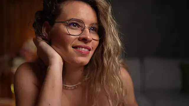 BrandyWhite online show from November 9, 5:11 am