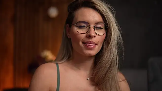 BrandyWhite online show from February 24, 7:44 am