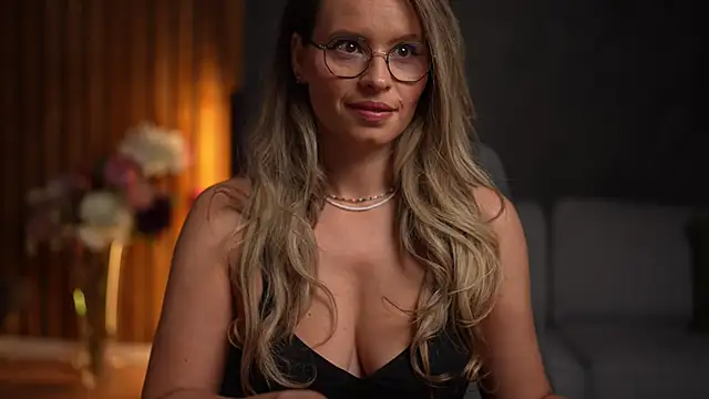 BrandyWhite online show from October 14, 4:13 am