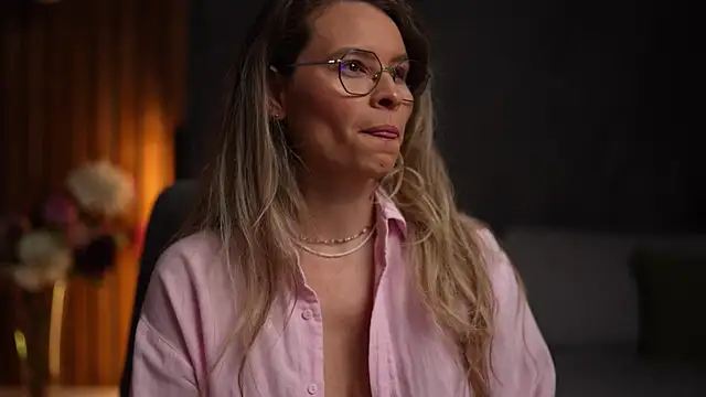 BrandyWhite online show from November 25, 5:19 am