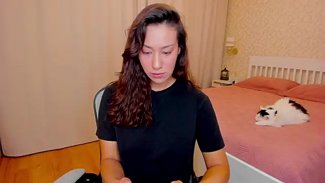 Snapshot of FieryHeart chatting on December 5, 7:12 pm FieryHeart online show from December 5, 7:12 pm