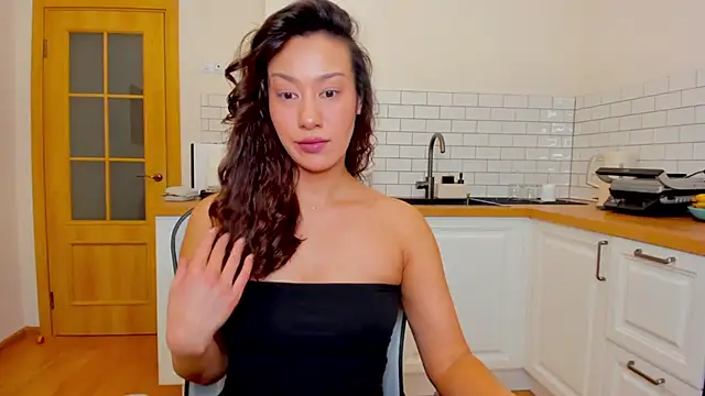 Snapshot of FieryHeart chatting on December 18, 6:12 pm FieryHeart online show from December 18, 6:12 pm