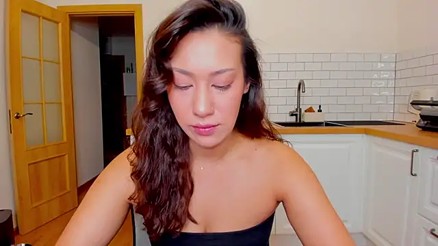 Snapshot of FieryHeart chatting on December 14, 12:55 pm FieryHeart online show from December 14, 12:55 pm