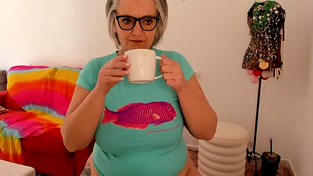 Milf-Ella online show from April 1, 8:59 am