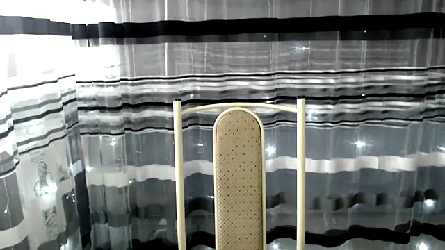 Snapshot of cold_lollipop chatting on February 7, 7:07 am cold lollipop online show from February 7, 7:07 am
