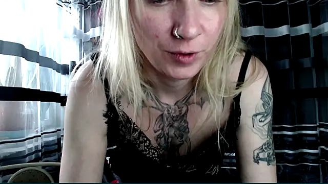 Snapshot of cold_lollipop chatting on September 23, 5:58 am cold lollipop online show from September 23, 5:58 am