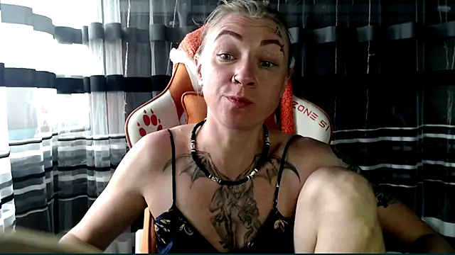 cold lollipop online show from April 15, 7:36 am