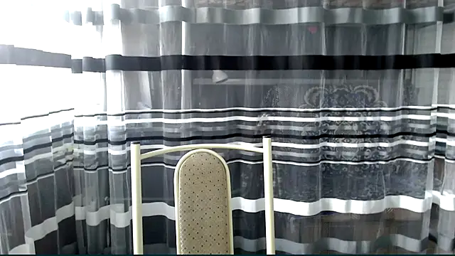 Snapshot of cold_lollipop chatting on October 12, 7:32 am cold lollipop online show from October 12, 7:32 am