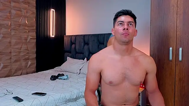 FelipeAndMarcello3 online show from December 13, 8:04 pm