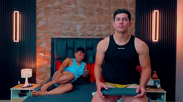 FelipeAndMarcello3 online show from February 5, 2:13 pm