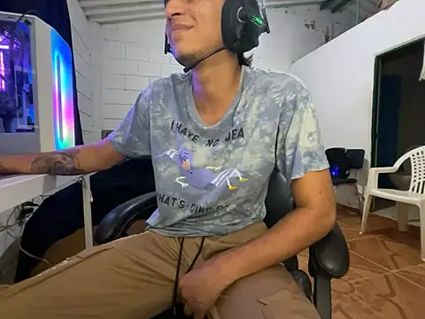 Max TheHorseDick online show from March 26, 1:15 am