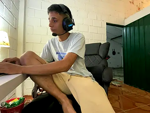 Max TheHorseDick online show from September 25, 2:50 am