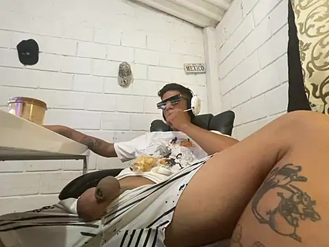 Max TheHorseDick online show from July 22, 8:55 pm