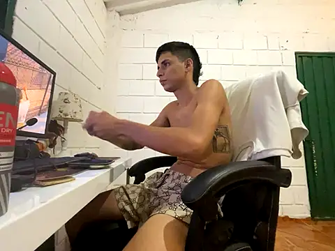Max TheHorseDick online show from October 10, 2:34 am