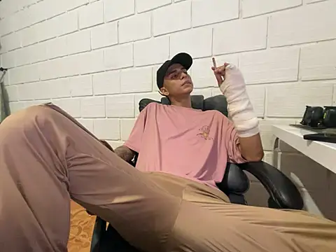 Max TheHorseDick online show from February 28, 4:34 am