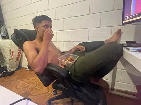 Max TheHorseDick online show from February 8, 4:10 am