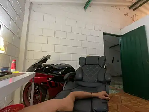 Max TheHorseDick online show from November 12, 2:15 am