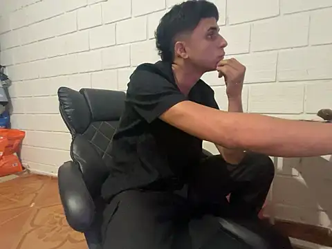 Max TheHorseDick online show from March 3, 2:40 am