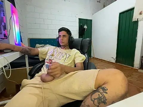 Max TheHorseDick online show from March 24, 4:07 pm