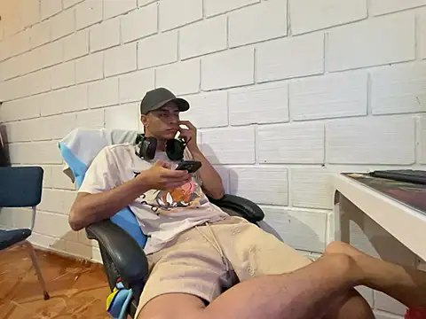 Max TheHorseDick online show from January 15, 1:31 am