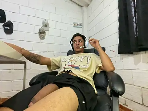 Max TheHorseDick online show from June 1, 4:28 pm