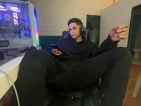 Max TheHorseDick online show from March 20, 7:31 am