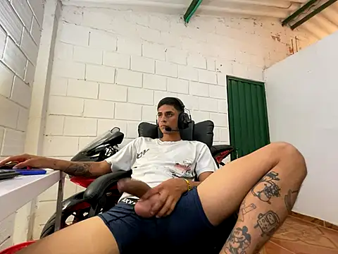 Max TheHorseDick online show from November 9, 10:25 pm