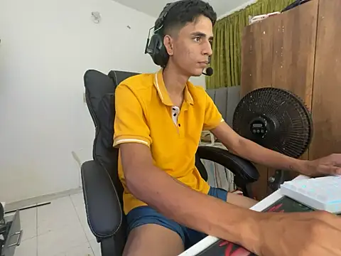Max TheHorseDick online show from January 15, 3:11 am