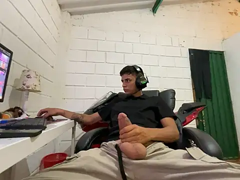 Max TheHorseDick online show from October 3, 12:47 am