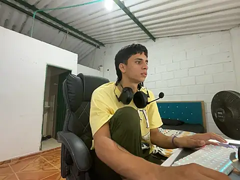Max TheHorseDick online show from March 20, 10:18 pm
