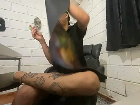 Max TheHorseDick online show from June 6, 9:42 pm