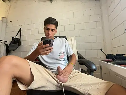 Max TheHorseDick online show from November 30, 3:57 pm