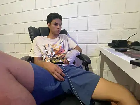 Max TheHorseDick online show from February 24, 5:47 pm