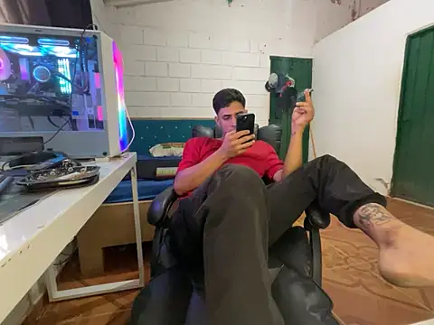 Max TheHorseDick online show from April 4, 7:42 pm