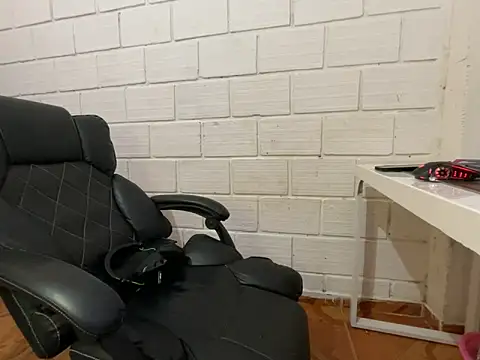 Max TheHorseDick online show from March 9, 4:49 am