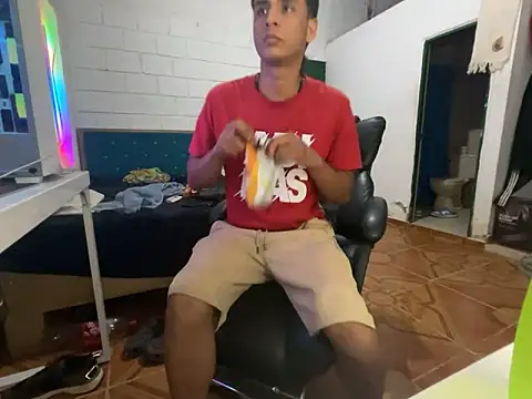 Max TheHorseDick online show from April 9, 4:47 am