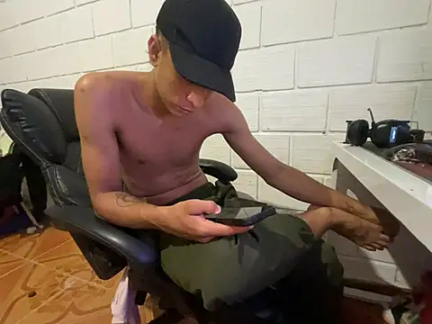 Max TheHorseDick online show from February 12, 4:23 am